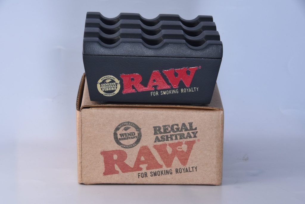 西班牙RAW Regal Ashtray 消光黑金屬防風菸灰缸
